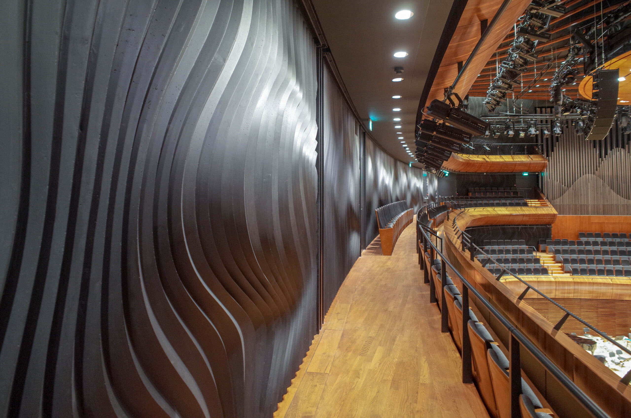 Side balcony and concrete walls